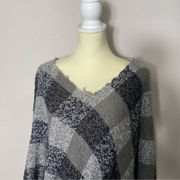 Arianna By Howards Black & Gray Checkered Poncho Women's One Size - Picture 11 of 12